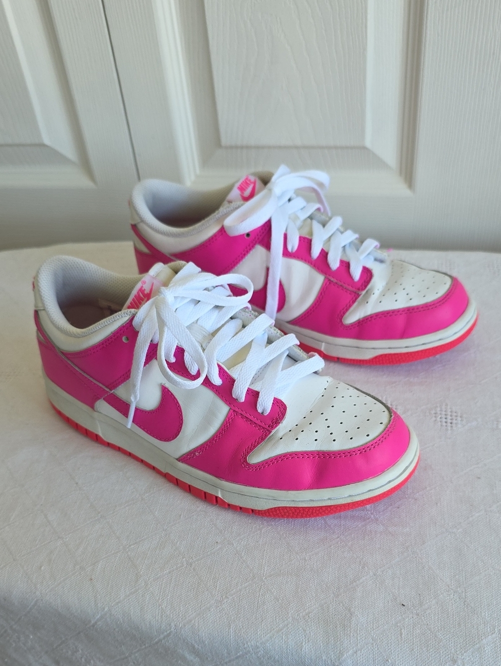 Nike Low-Top Sneakers in Hot Pink and White Size 7Y